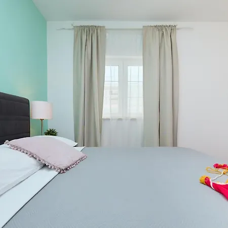 Prima Apartment *