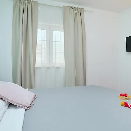 Prima Apartment *
